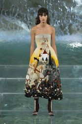 28378260_fendi-ar-rf16-1562.jpg