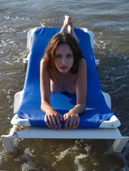 Anna S - Blue Sun Bed 65g1x4rdlz