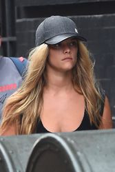 29283454_ninaa120816BZNimage67.jpg