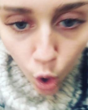 30481153_Miley-Cyrus3.jpg